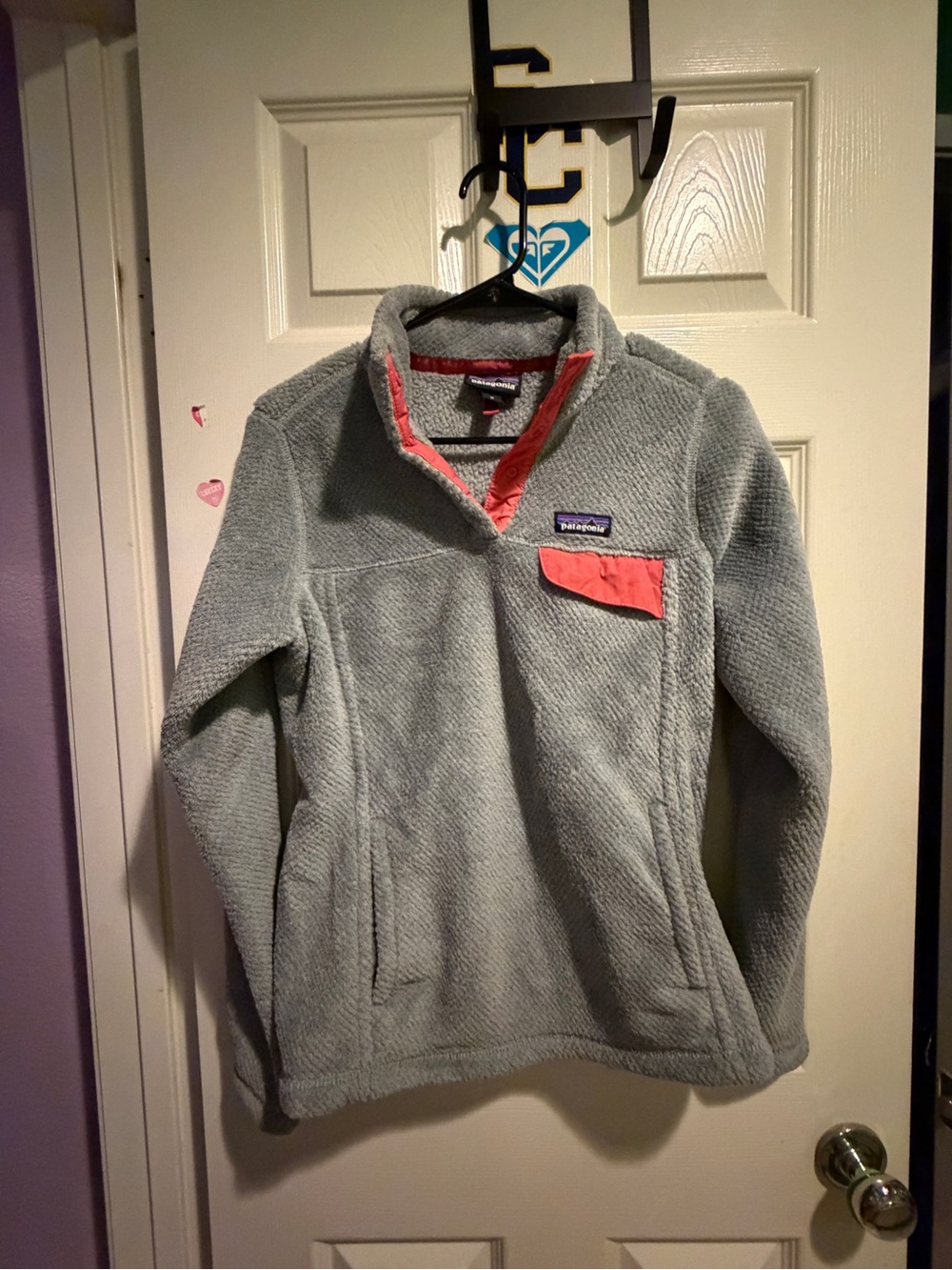 Patagonia Light Gray Fleece Pullover with Coral Accents